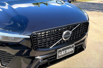 2023 Volvo XC60 B6 Ultimate Dark Theme