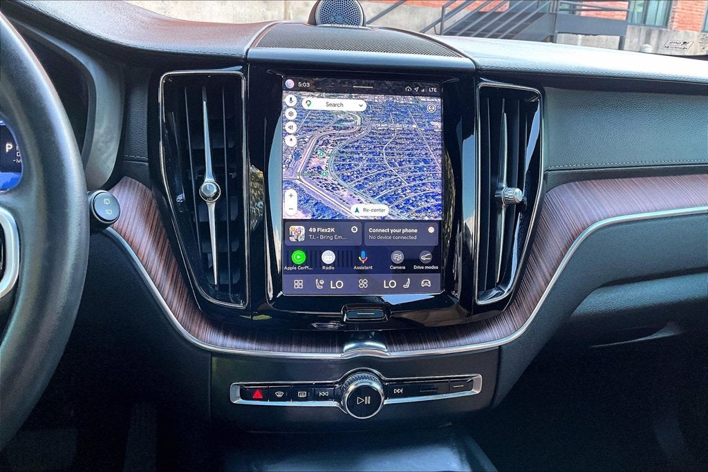 2023 Volvo XC60 B6 Ultimate Dark Theme