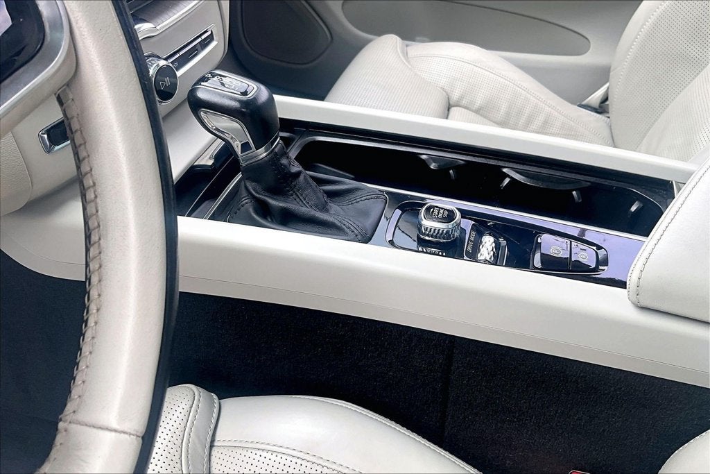 2021 Volvo XC60 T5 Inscription