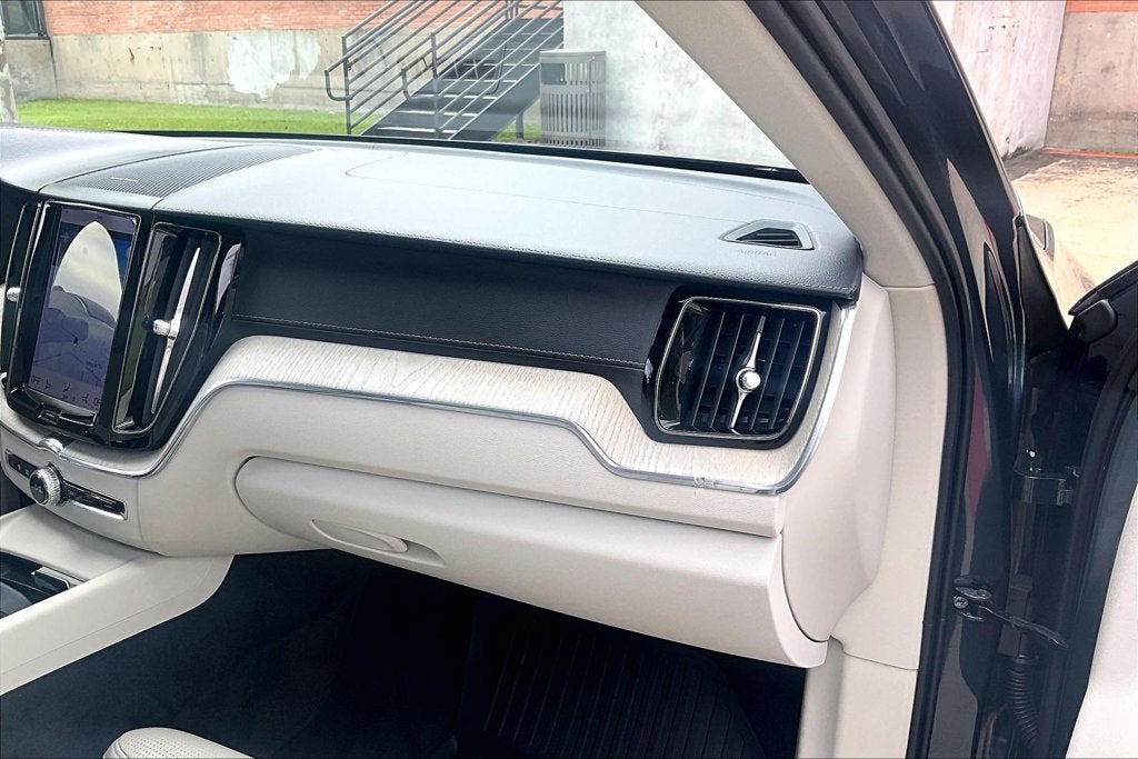 2021 Volvo XC60 T5 Inscription