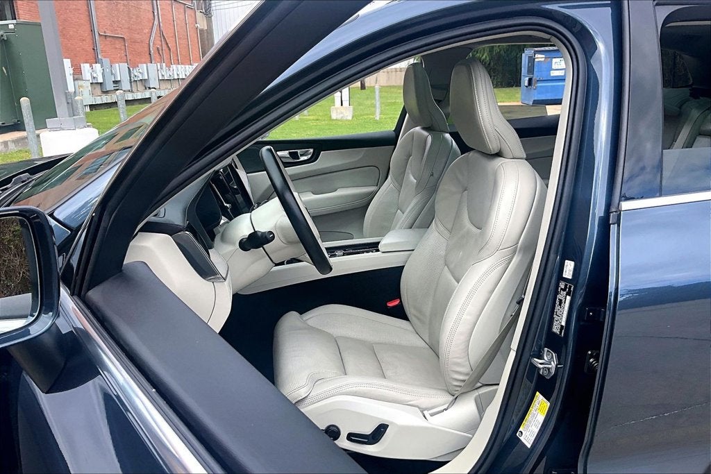 2021 Volvo XC60 T5 Inscription