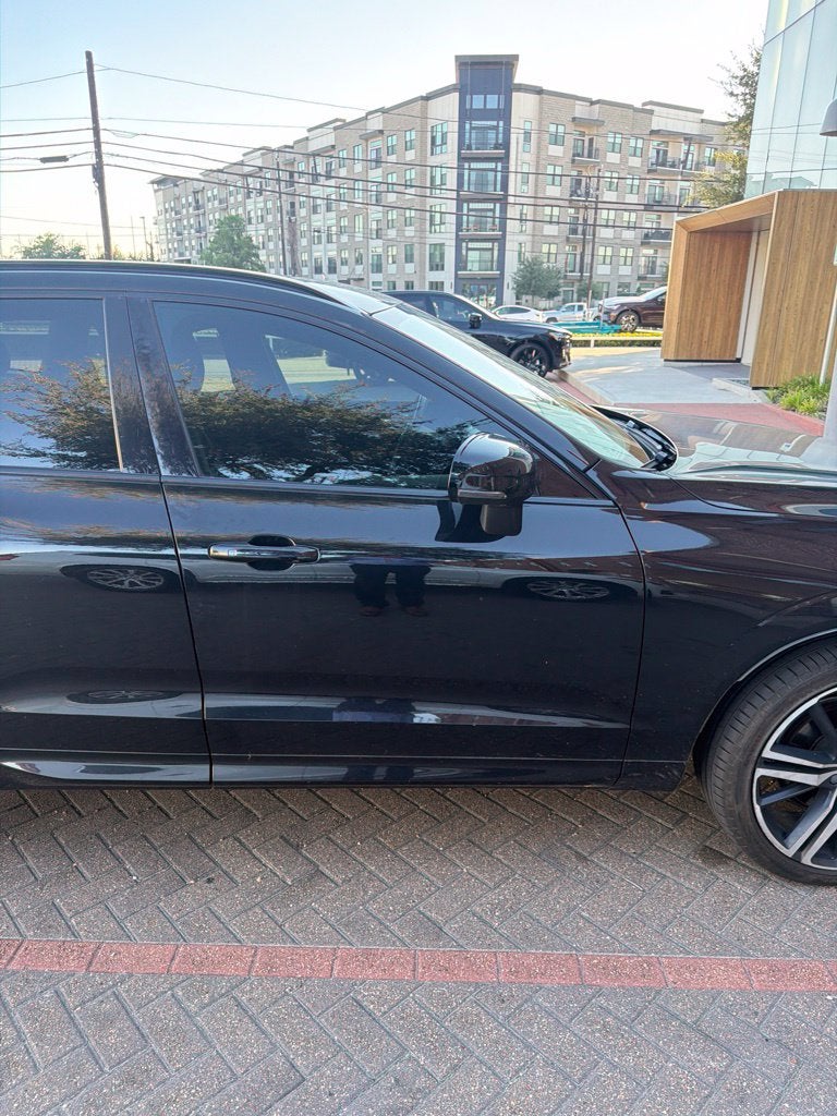 2021 Volvo XC60 T5 R-Design