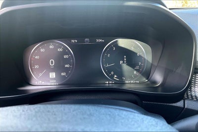 2022 Volvo XC40 R-Design