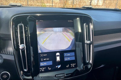 2022 Volvo XC40 R-Design