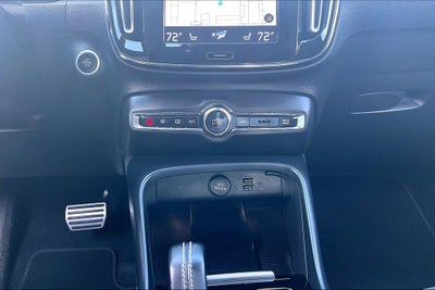 2022 Volvo XC40 R-Design