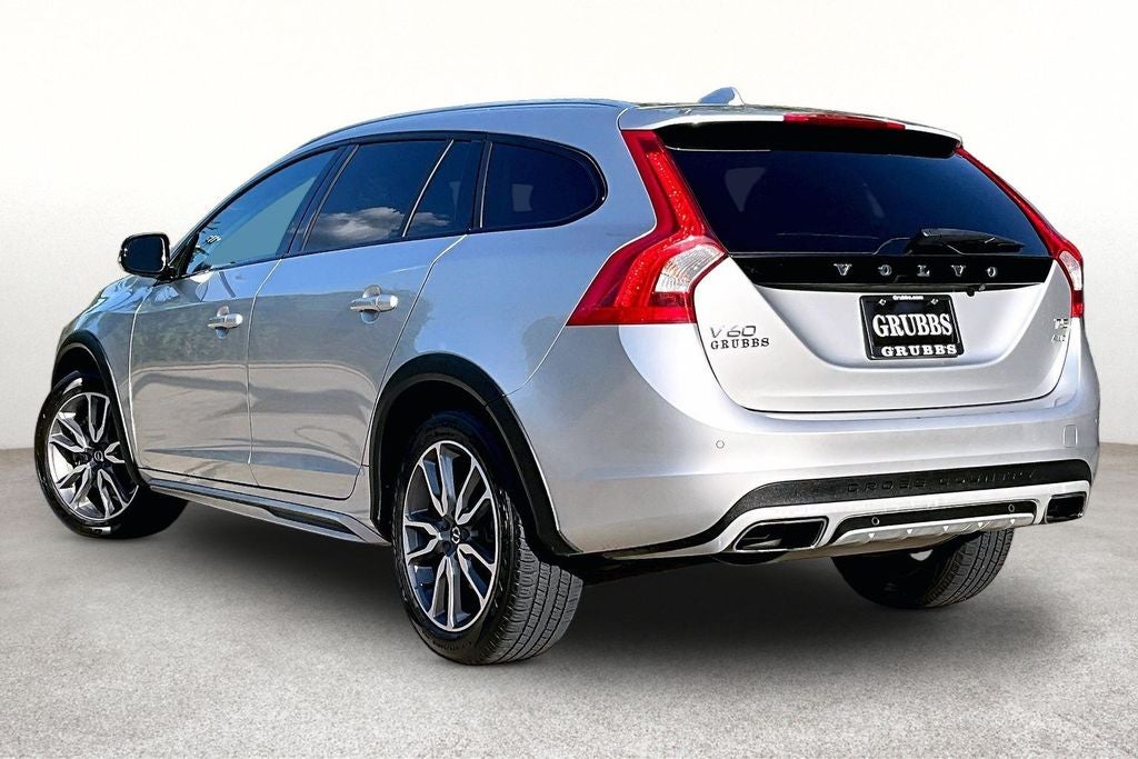 2018 Volvo V60 Cross Country T5