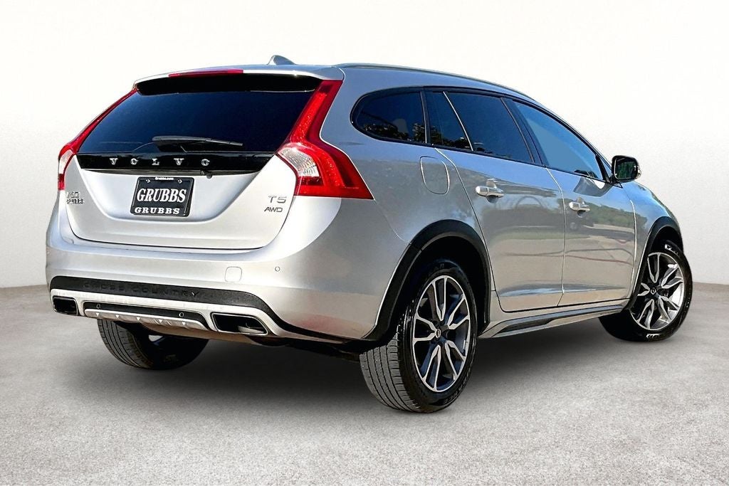 2018 Volvo V60 Cross Country T5
