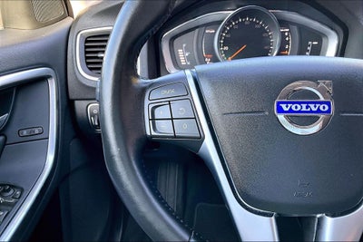 2018 Volvo V60 Cross Country T5