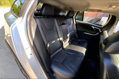 2018 Volvo V60 Cross Country T5