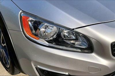 2018 Volvo V60 Cross Country T5