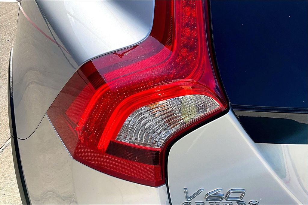 2018 Volvo V60 Cross Country T5