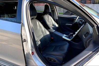 2018 Volvo V60 Cross Country T5