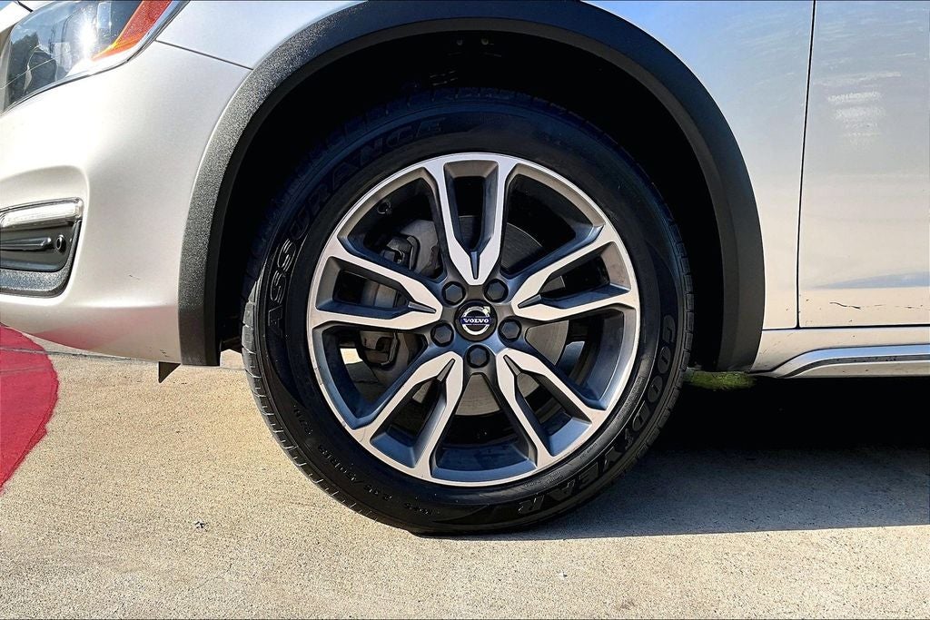 2018 Volvo V60 Cross Country T5