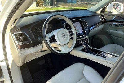 2019 Volvo XC90 T6 Momentum