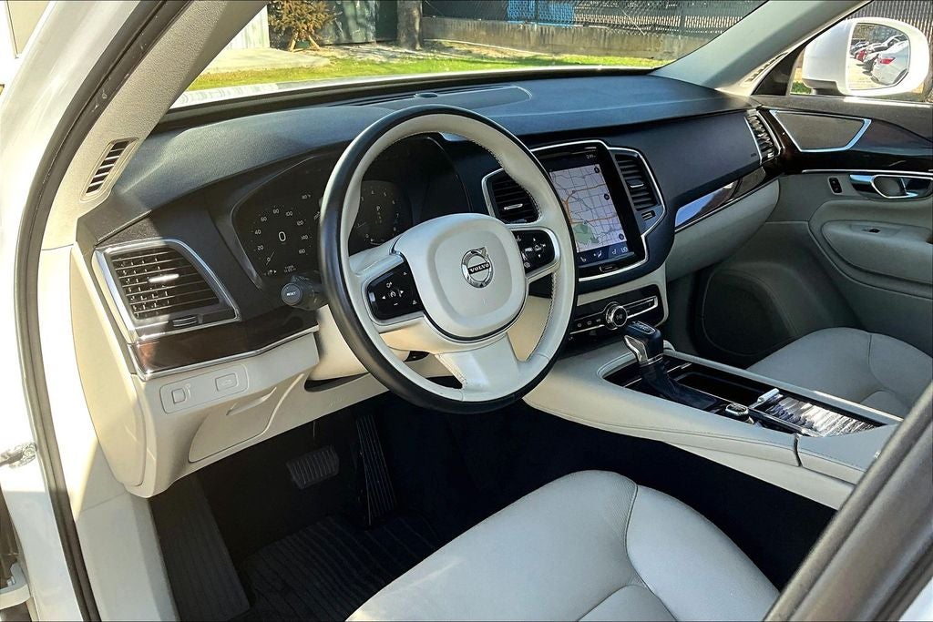 2019 Volvo XC90 T6 Momentum