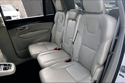 2019 Volvo XC90 T6 Momentum