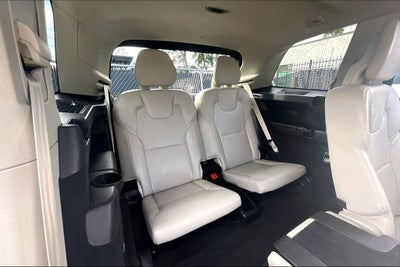 2019 Volvo XC90 T6 Momentum