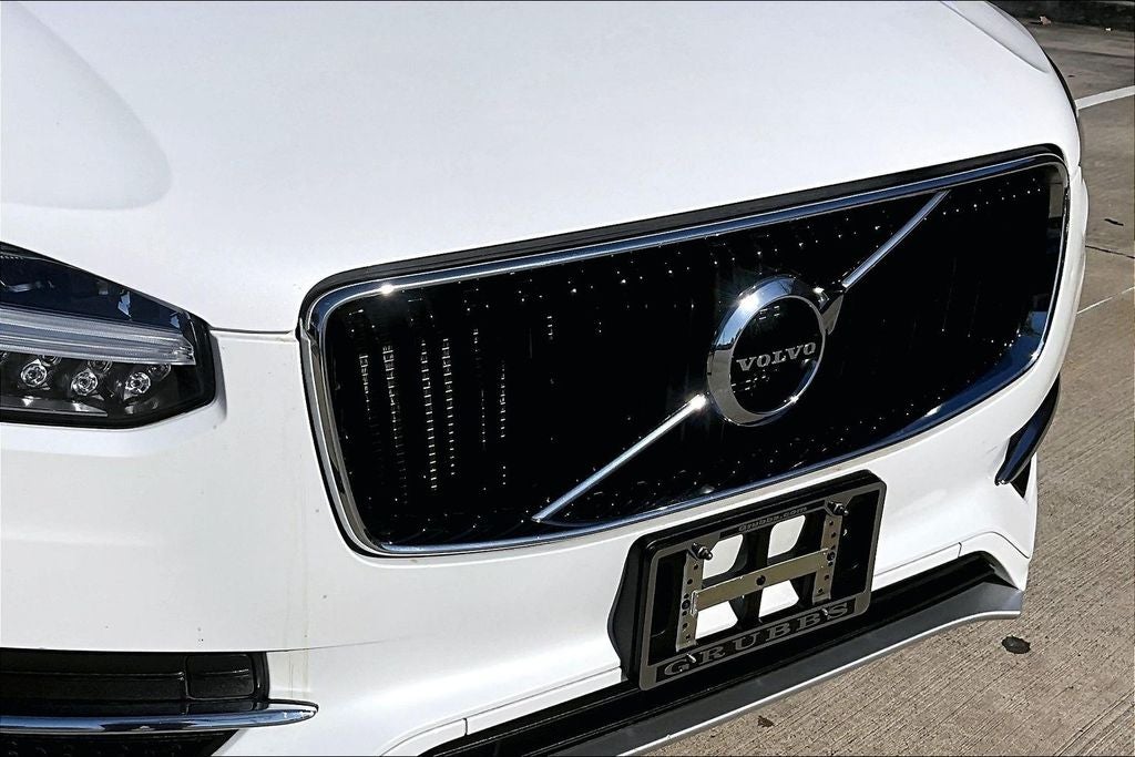 2019 Volvo XC90 T6 Momentum