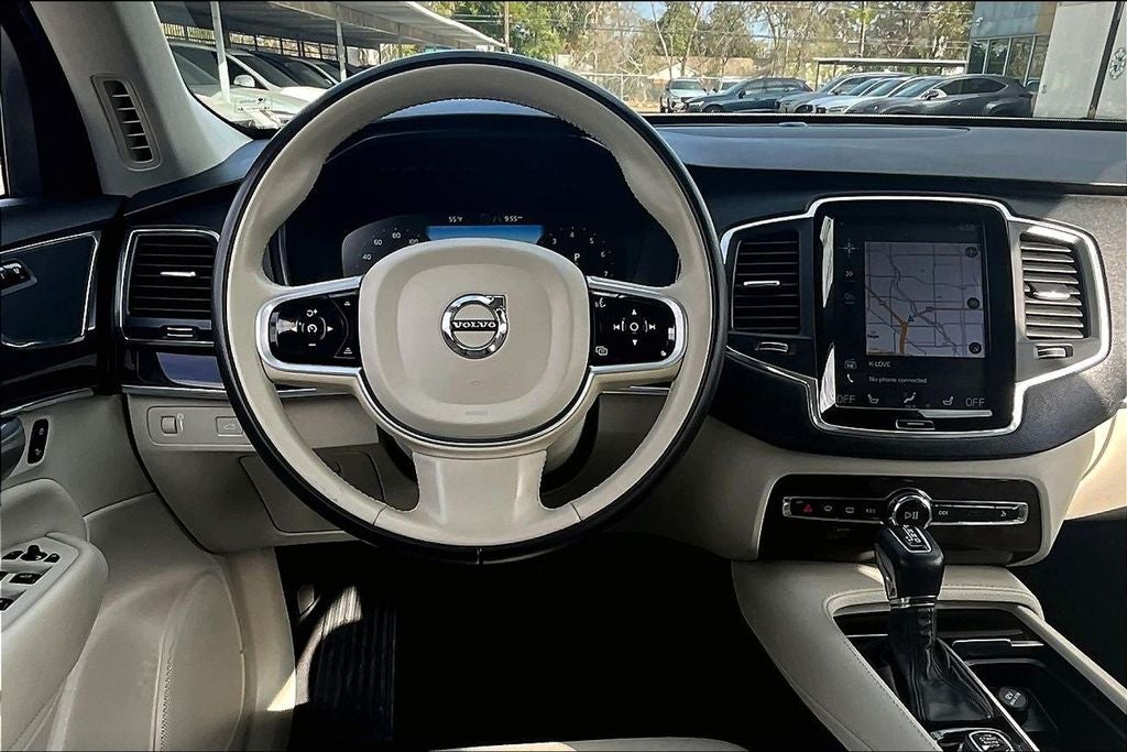 2019 Volvo XC90 T6 Momentum