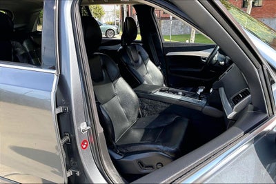2018 Volvo XC90 T6 Momentum
