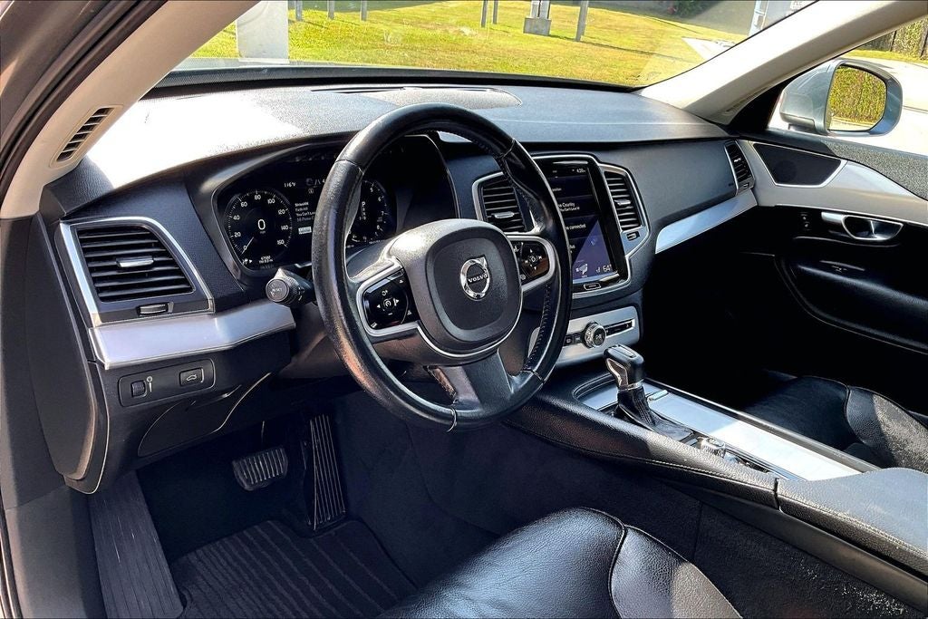 2018 Volvo XC90 T6 Momentum