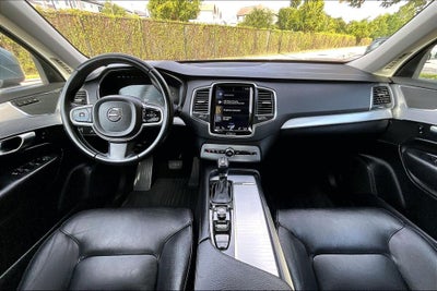 2018 Volvo XC90 T6 Momentum