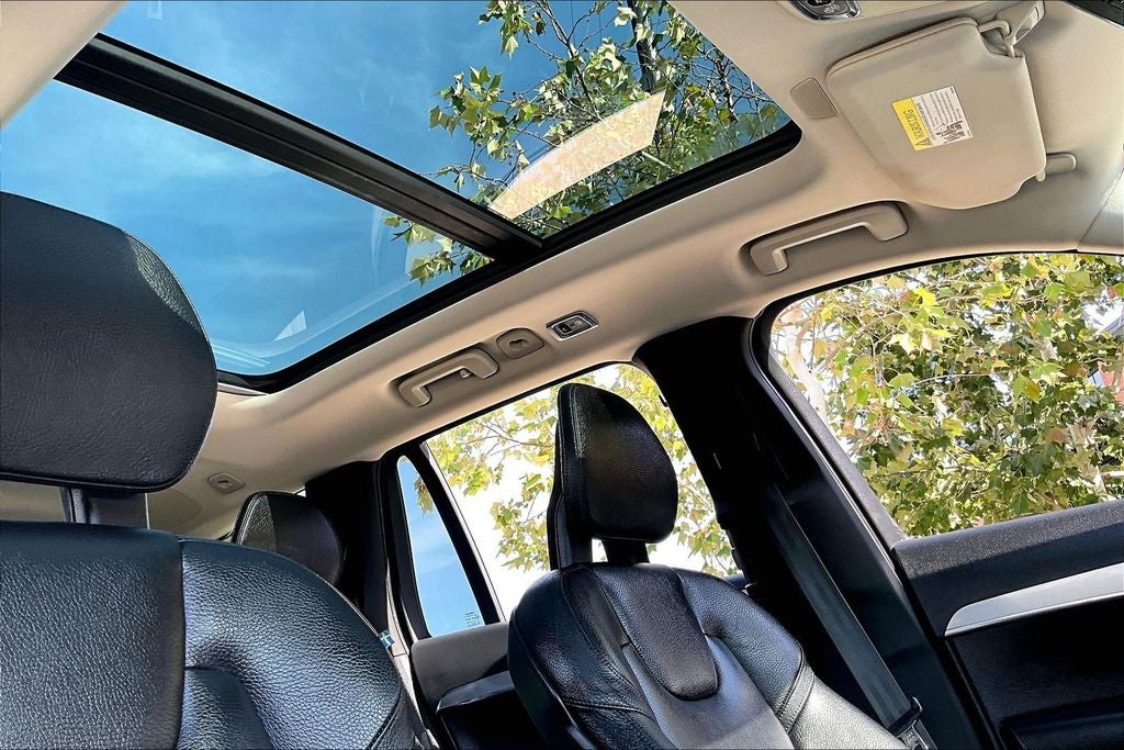 2018 Volvo XC90 T6 Momentum