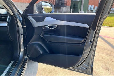 2018 Volvo XC90 T6 Momentum