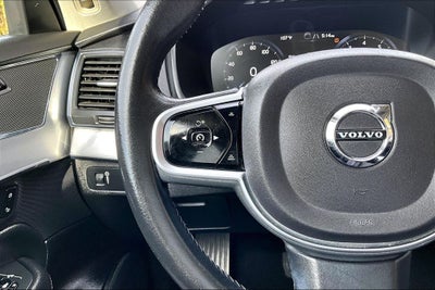 2018 Volvo XC90 T6 Momentum