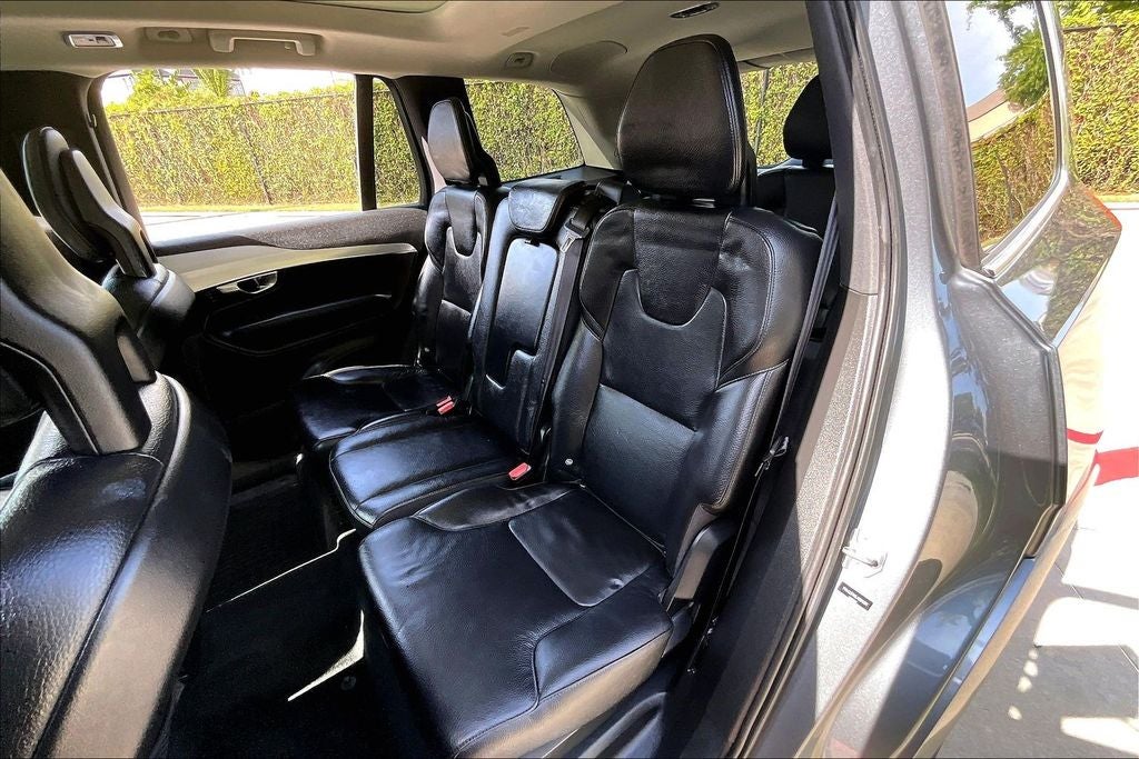 2018 Volvo XC90 T6 Momentum