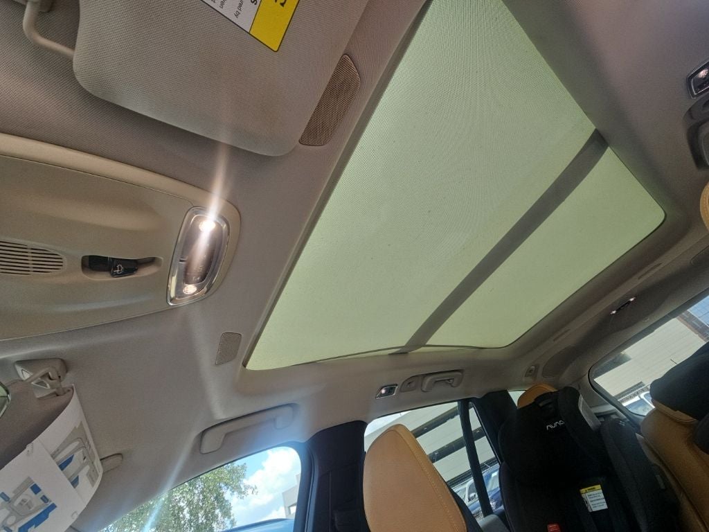2016 Volvo XC90 T6 Momentum