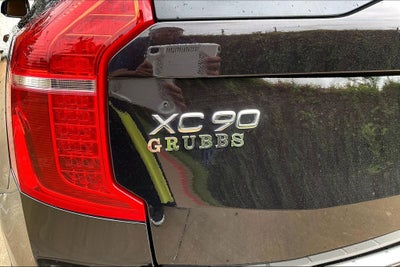 2016 Volvo XC90 T6 Momentum