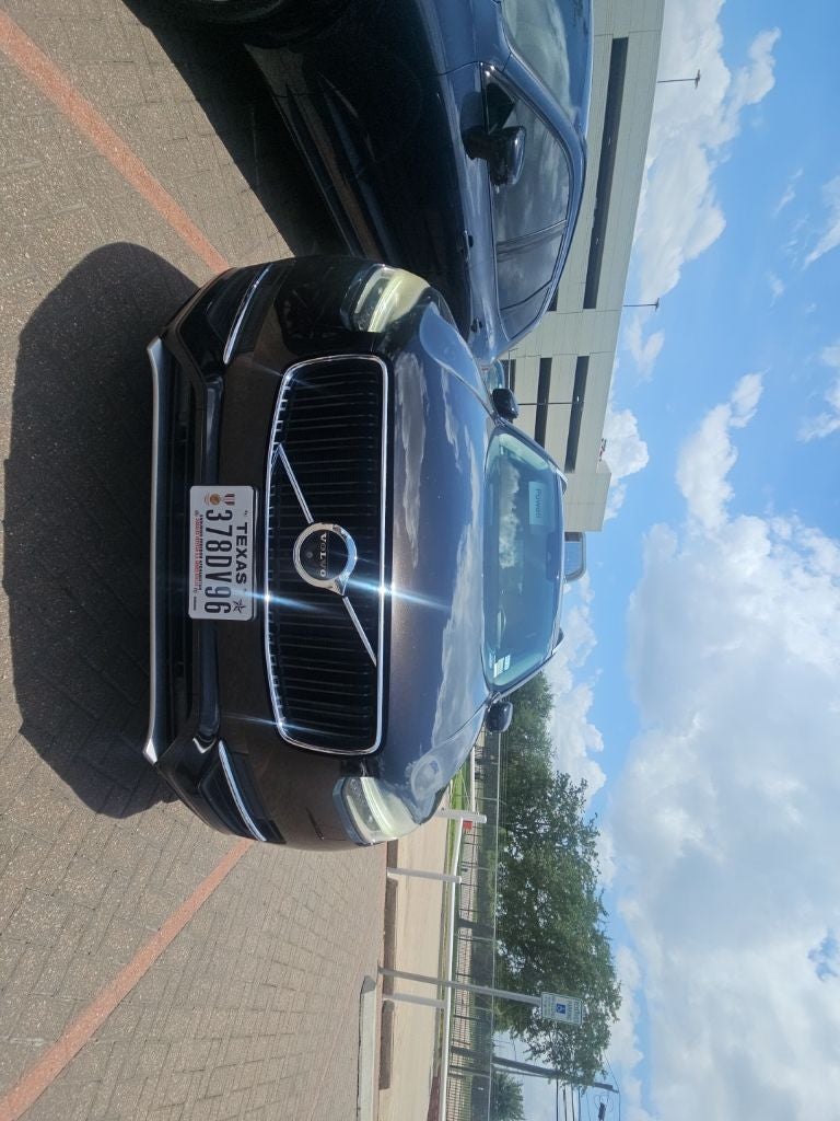 2016 Volvo XC90 T6 Momentum