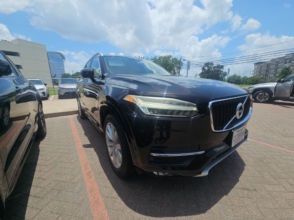 2016 Volvo XC90 T6 Momentum