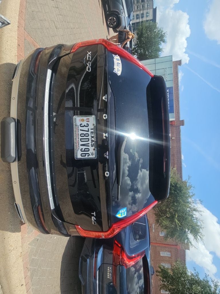 2016 Volvo XC90 T6 Momentum