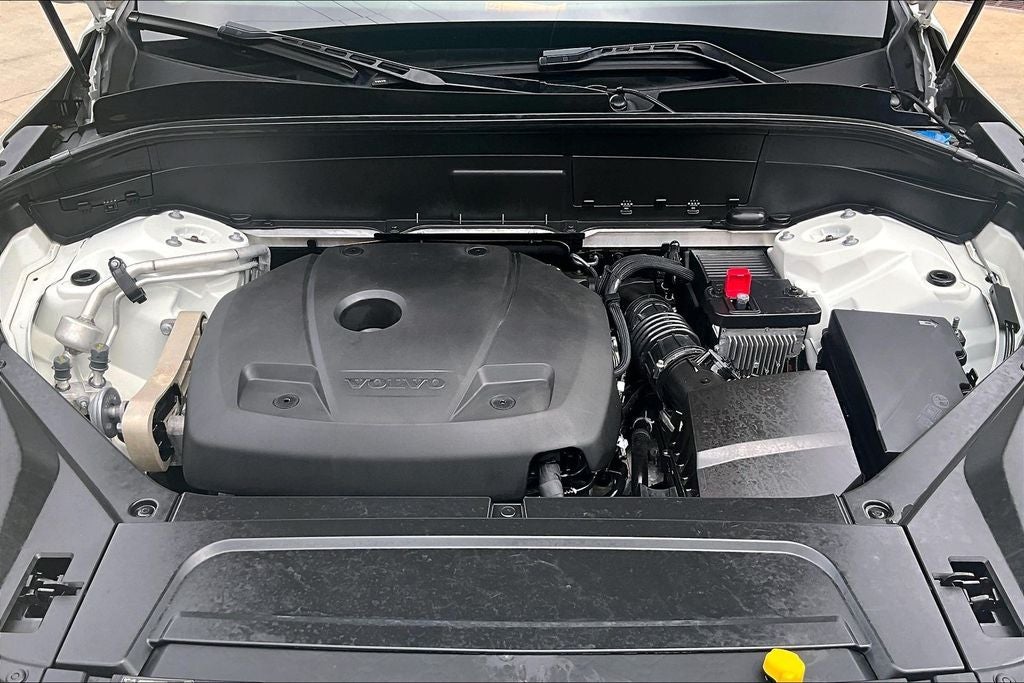 2022 Volvo XC90 T6 Momentum