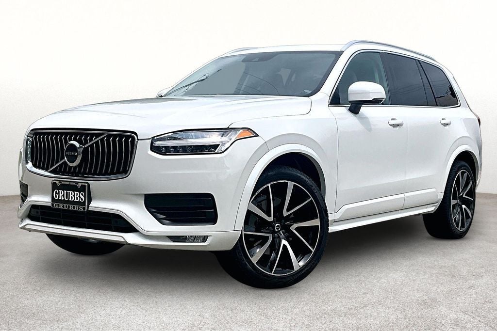 2022 Volvo XC90 T6 Momentum