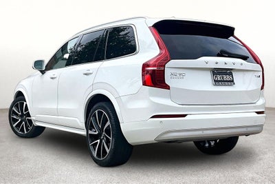 2022 Volvo XC90 T6 Momentum