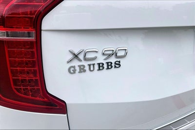 2022 Volvo XC90 T6 Momentum