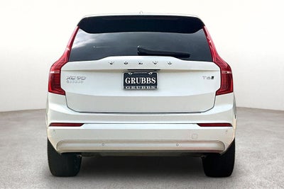 2022 Volvo XC90 T6 Momentum