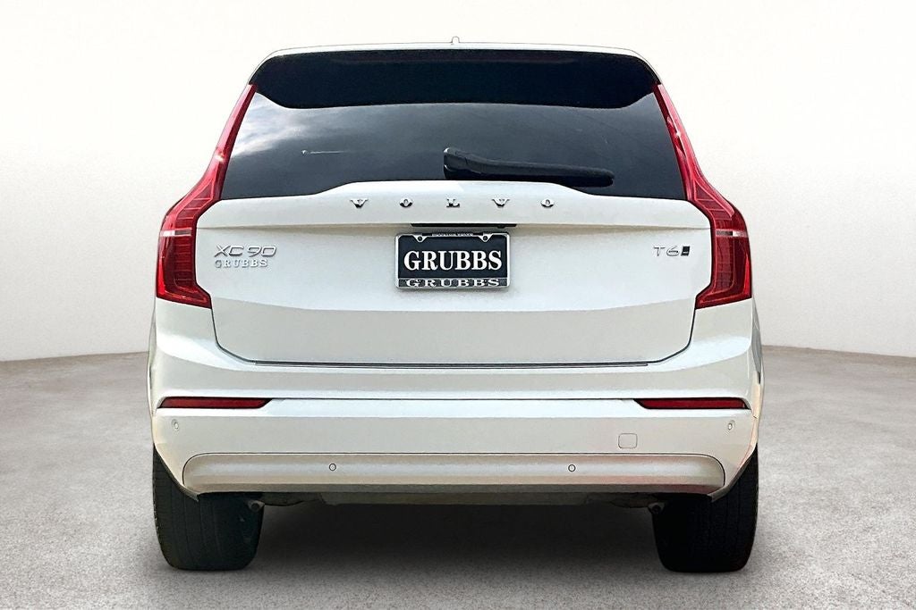 2022 Volvo XC90 T6 Momentum