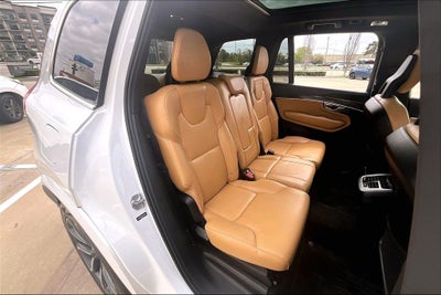 2017 Volvo XC90 T6 Momentum