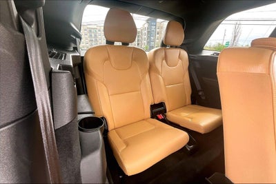 2017 Volvo XC90 T6 Momentum