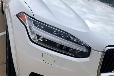 2017 Volvo XC90 T6 Momentum