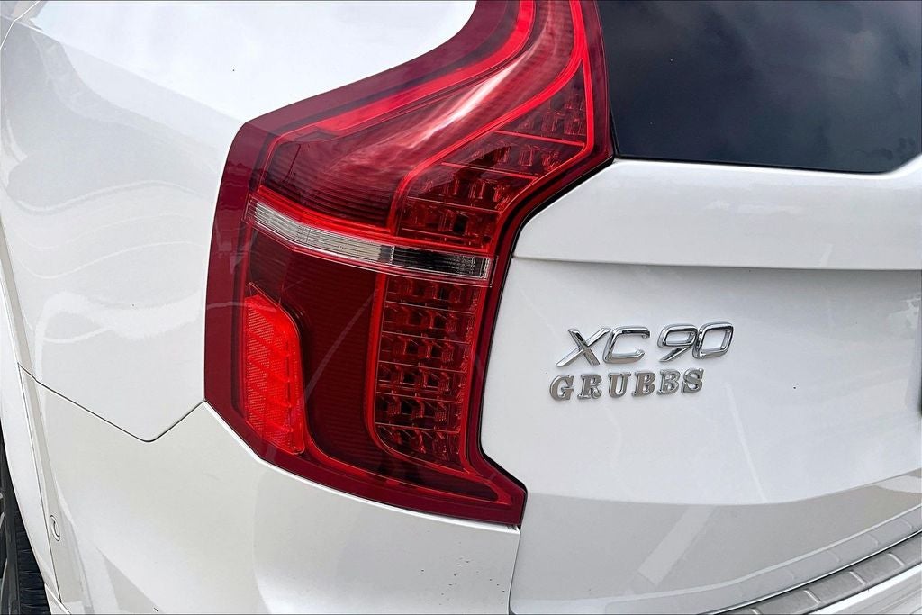 2017 Volvo XC90 T6 Momentum