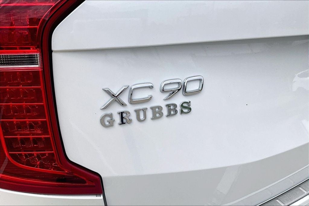 2017 Volvo XC90 T6 Momentum