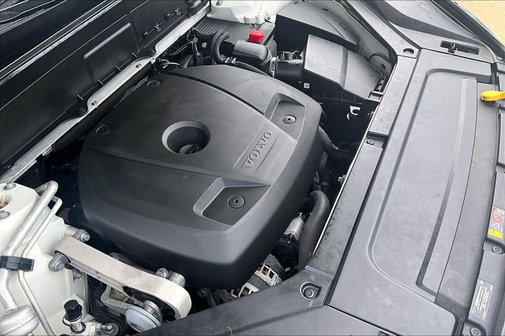 2017 Volvo XC90 T6 Momentum