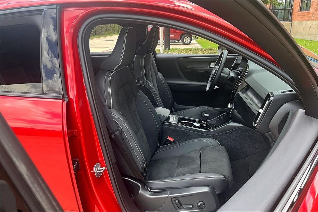2023 Volvo C40 Recharge Pure Electric Twin Plus