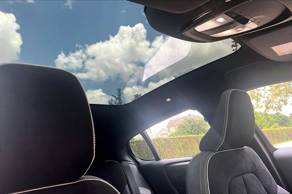 2023 Volvo C40 Recharge Pure Electric Twin Plus