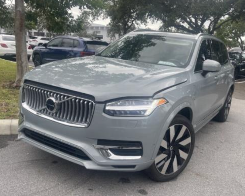 2024 Volvo XC90 Recharge Plug-In Hybrid Ultimate